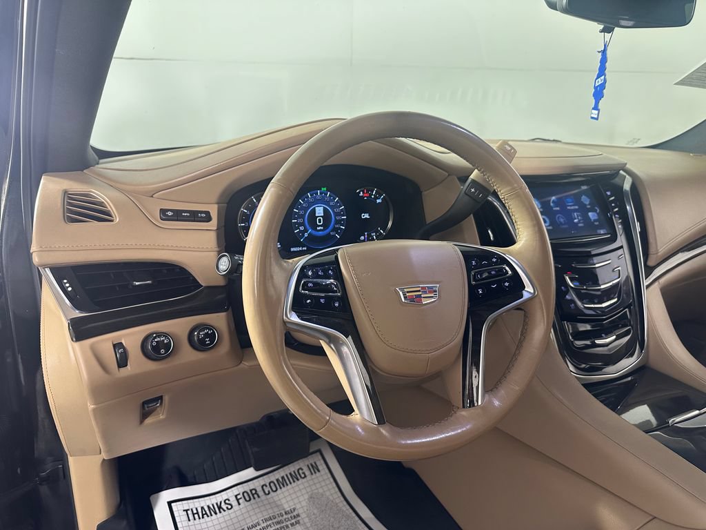 Used 2018 Cadillac Escalade ESV Platinum AWD/4WD image 18