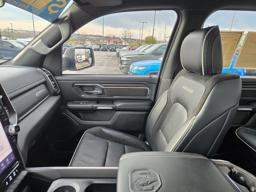Used 2025 RAM 1500 Laramie w/ Sport Appearance Package AWD/4WD image 28