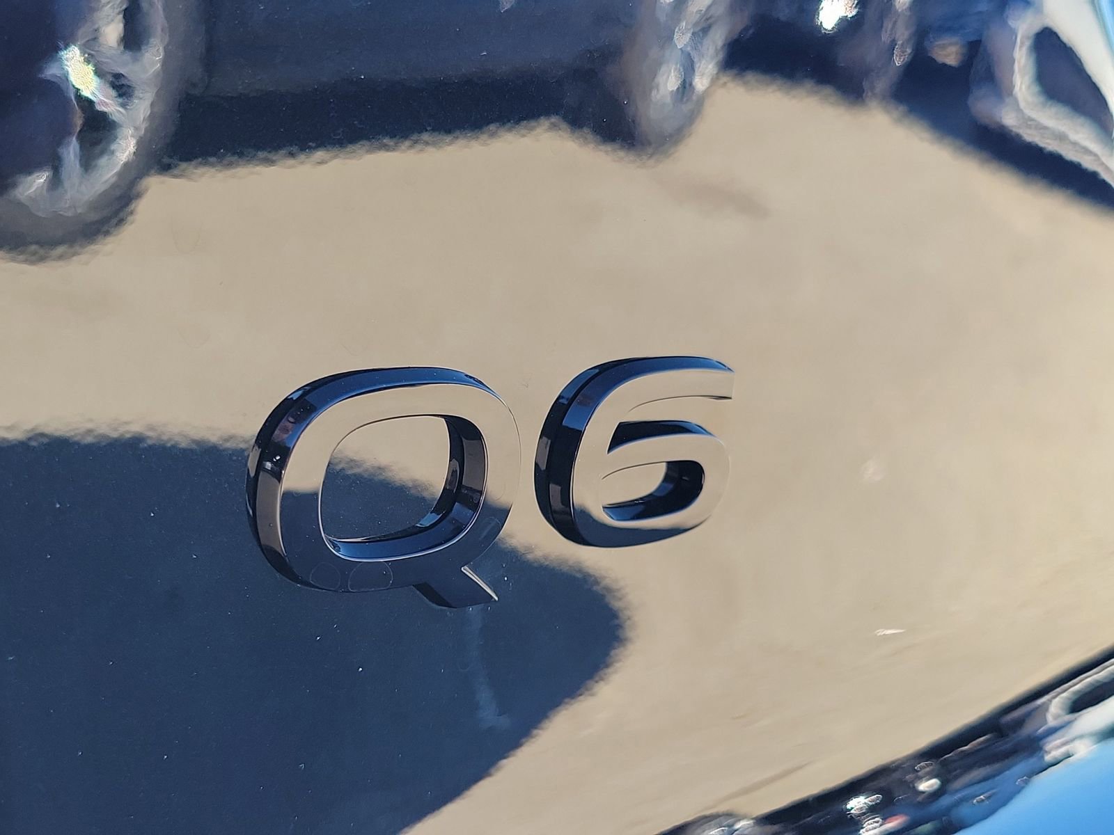 New 2025 Audi Q6 e-tron Premium image 8