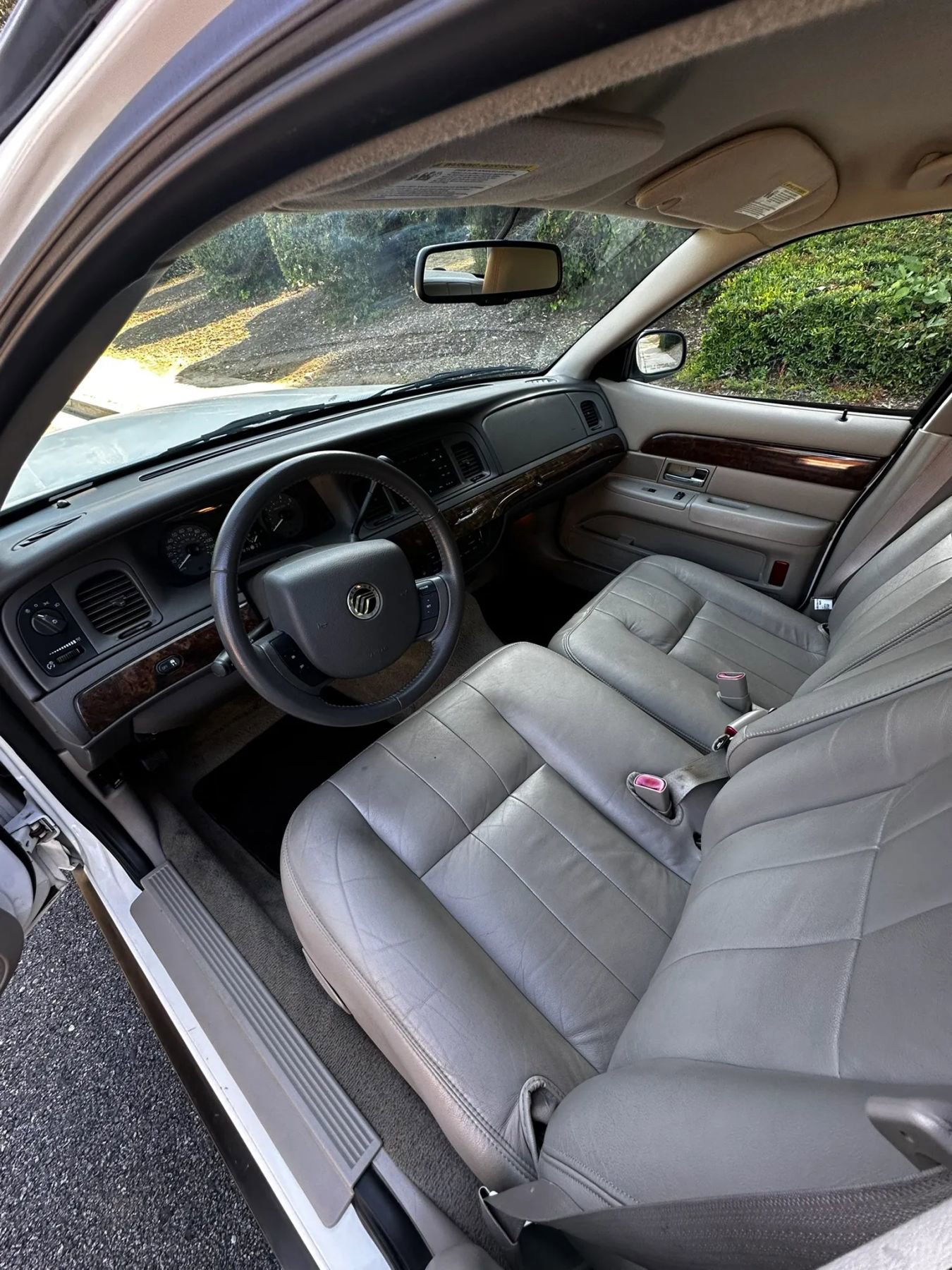 Used 2010 Mercury Grand Marquis LS RWD image 25