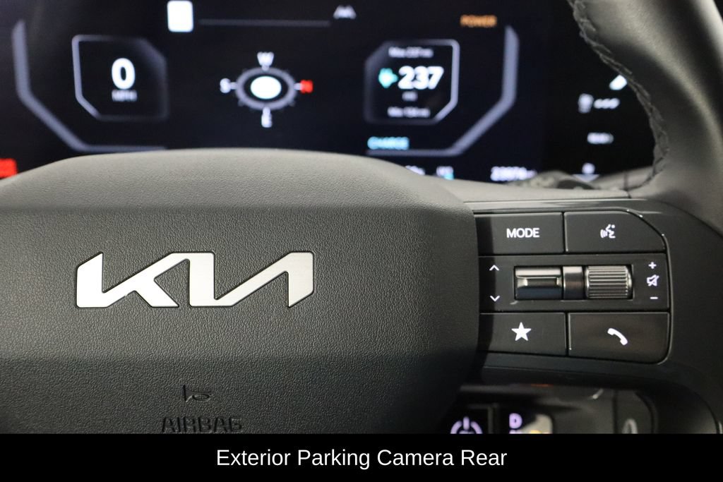 Used 2024 Kia EV9 Light Long Range RWD image 10
