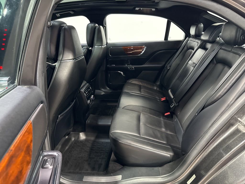 Used 2017 Lincoln Continental Reserve AWD/4WD image 36