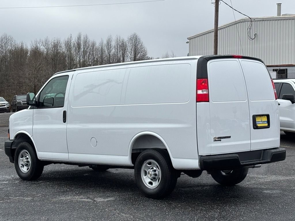 New 2025 Chevrolet Express 3500 w/ Driver Convenience Package RWD image 19