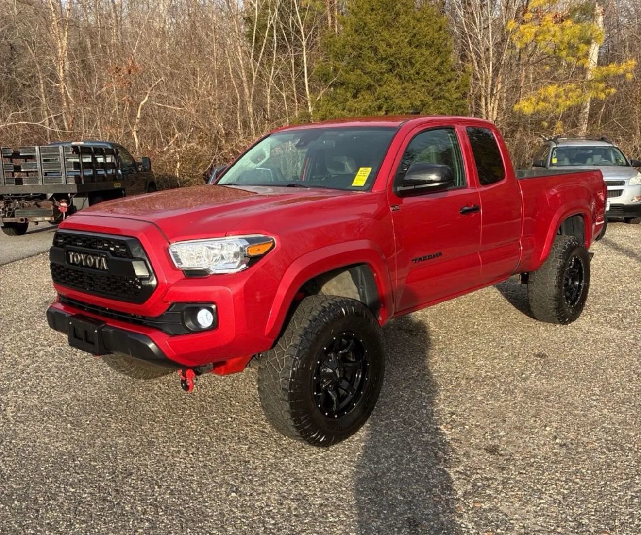 Used 2022 Toyota Tacoma SR5 w/ SR5 Appearance Package (SM) AWD/4WD image 1