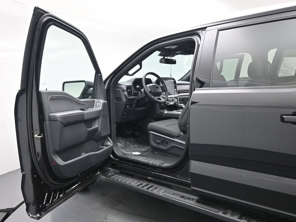 New 2026 Ford F150 XLT w/ Equipment Group 302A MID AWD/4WD image 8