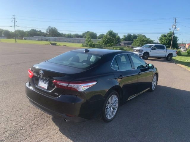 Used 2019 Toyota Camry XLE w/ Navigation Package FWD image 6