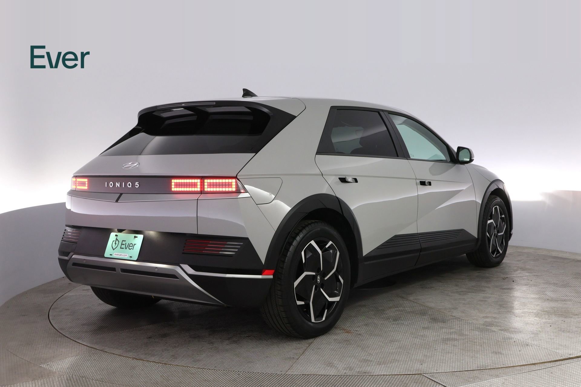 Used 2024 Hyundai Ioniq 5 SEL image 3