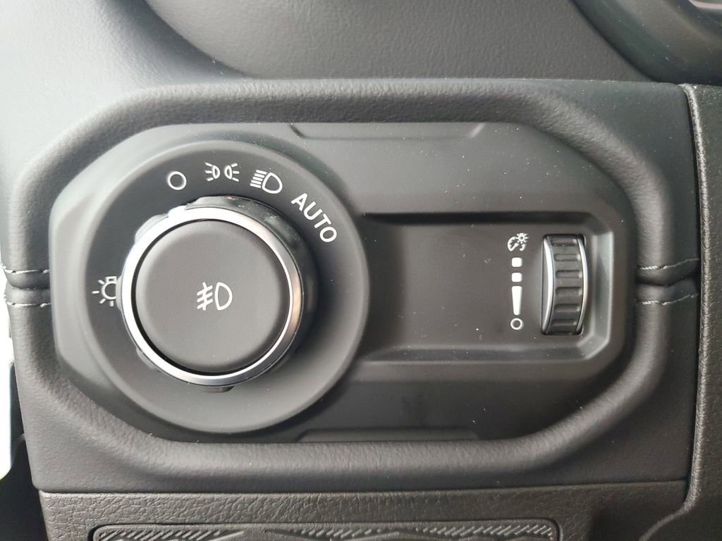 New 2025 Jeep Wrangler Sahara image 25