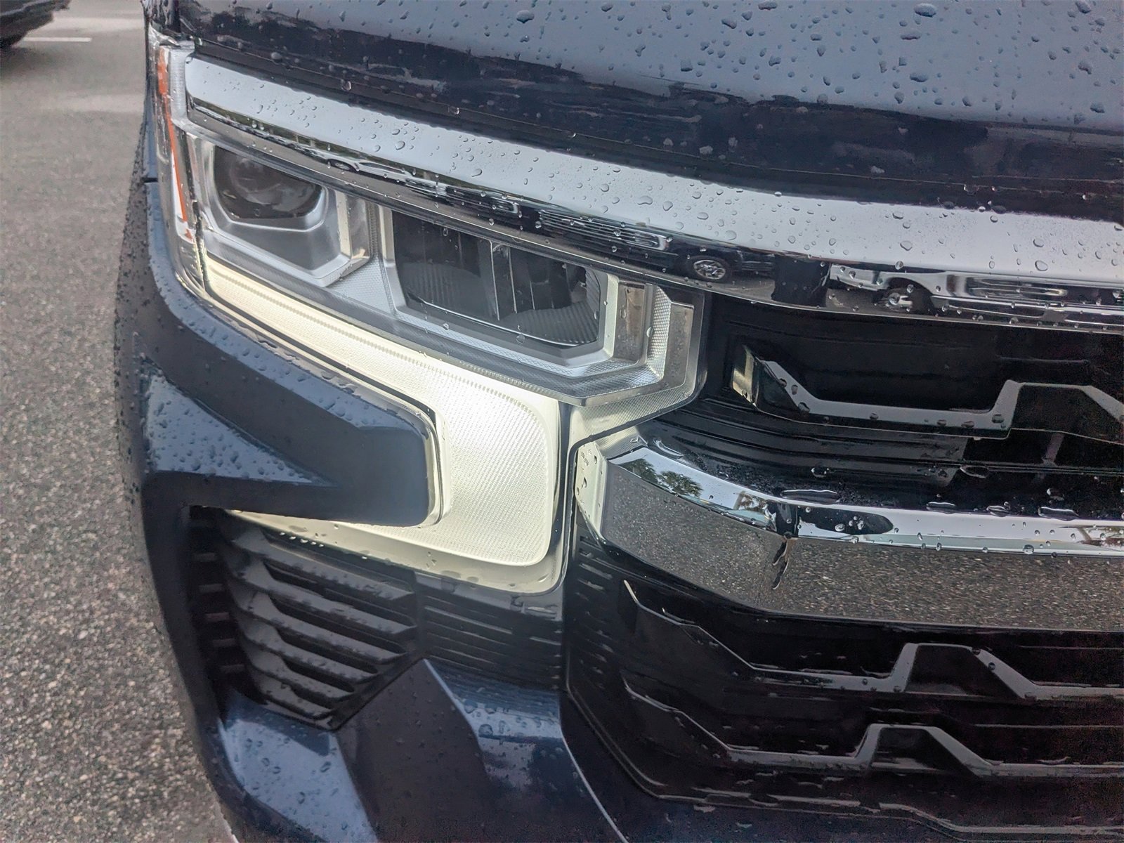 Used 2023 Chevrolet Silverado 1500 LT image 8