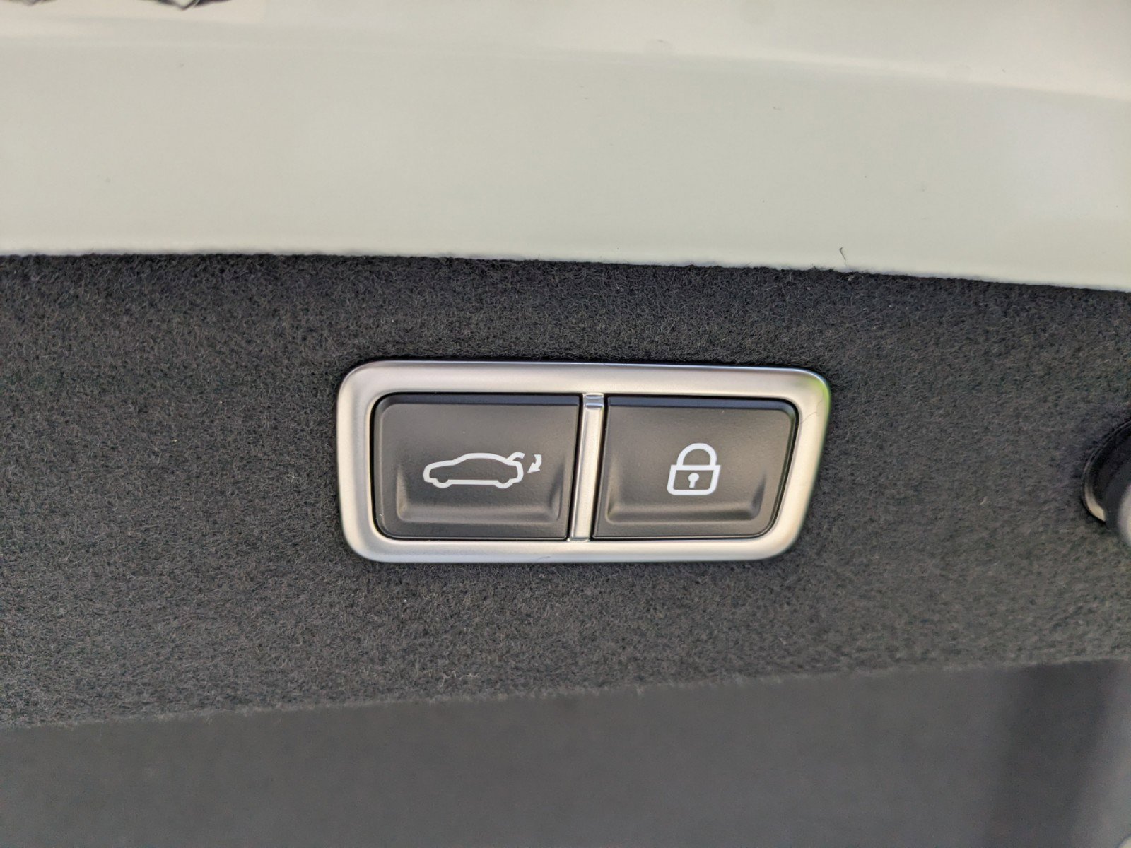 Certified 2024 Genesis G70 3.3T Advanced w/ Sport Prestige Package image 17