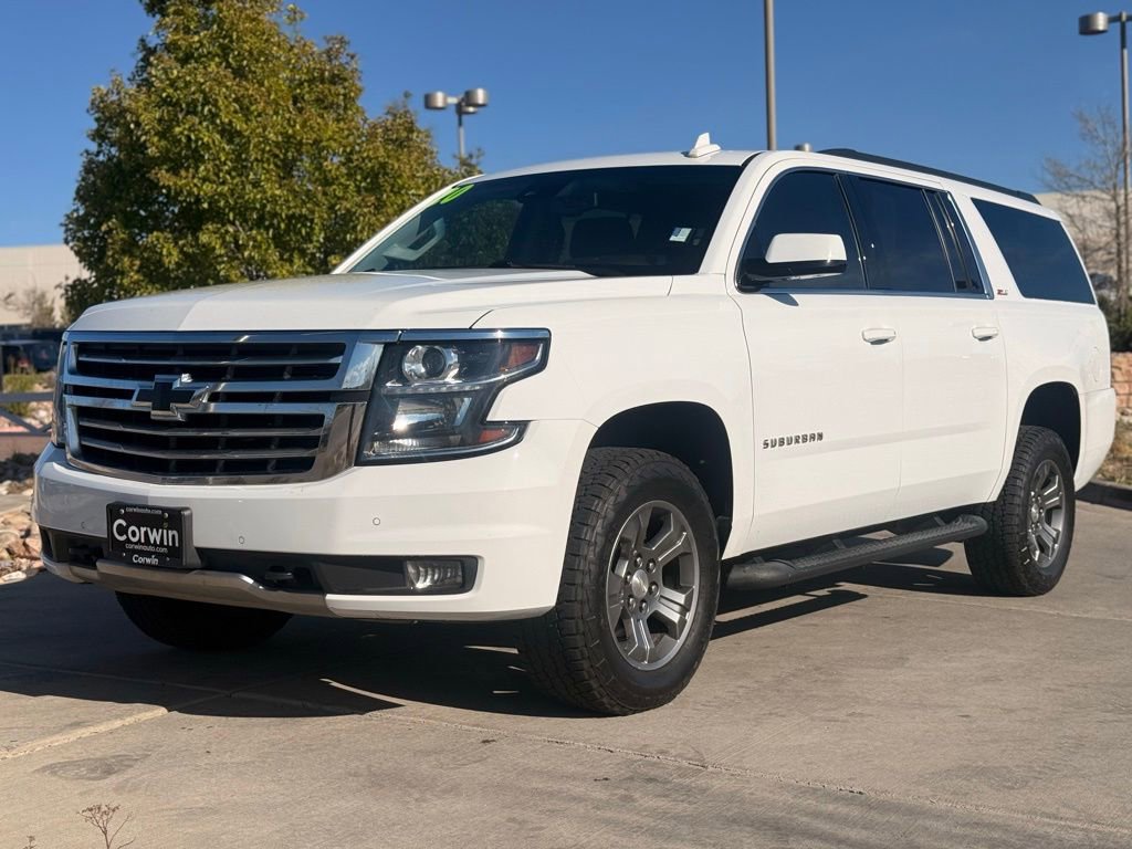 Used 2020 Chevrolet Suburban LT w/ Luxury Package AWD/4WD image 3