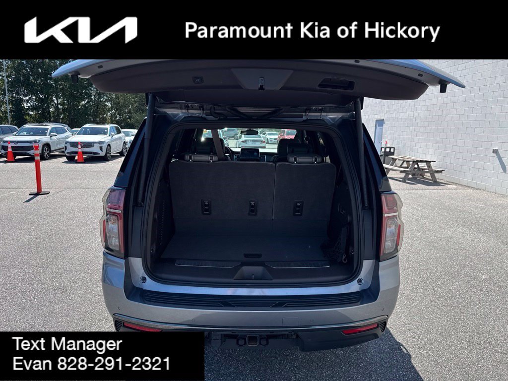Used 2022 Chevrolet Tahoe Z71 w/ Luxury Package AWD/4WD image 10