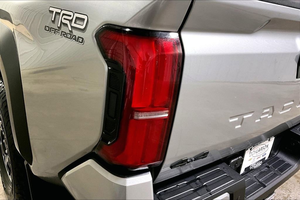 Used 2024 Toyota Tacoma TRD Off-Road w/ TRD Off Road Premium Package AWD/4WD image 8
