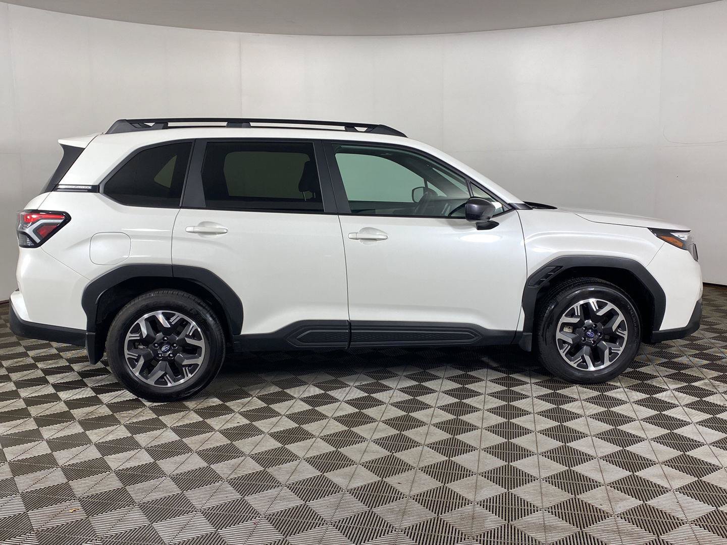 Used 2026 Subaru Forester Premium AWD/4WD image 4