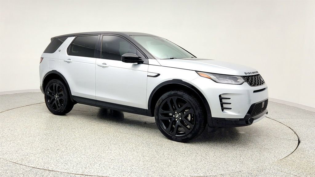 Used 2025 Land Rover Discovery Sport Dynamic SE image 3