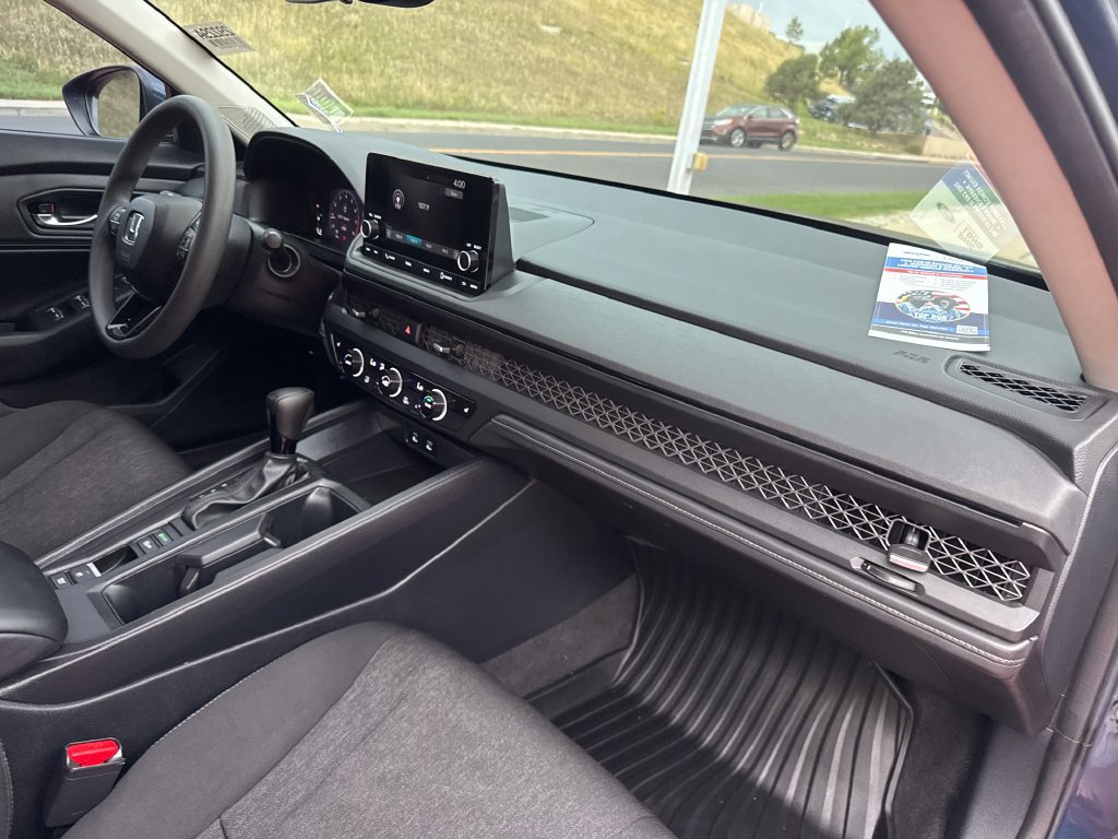 Used 2023 Honda Accord EX image 31