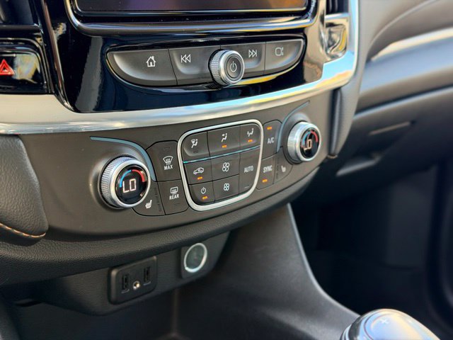 Used 2018 Chevrolet Traverse LT FWD image 16