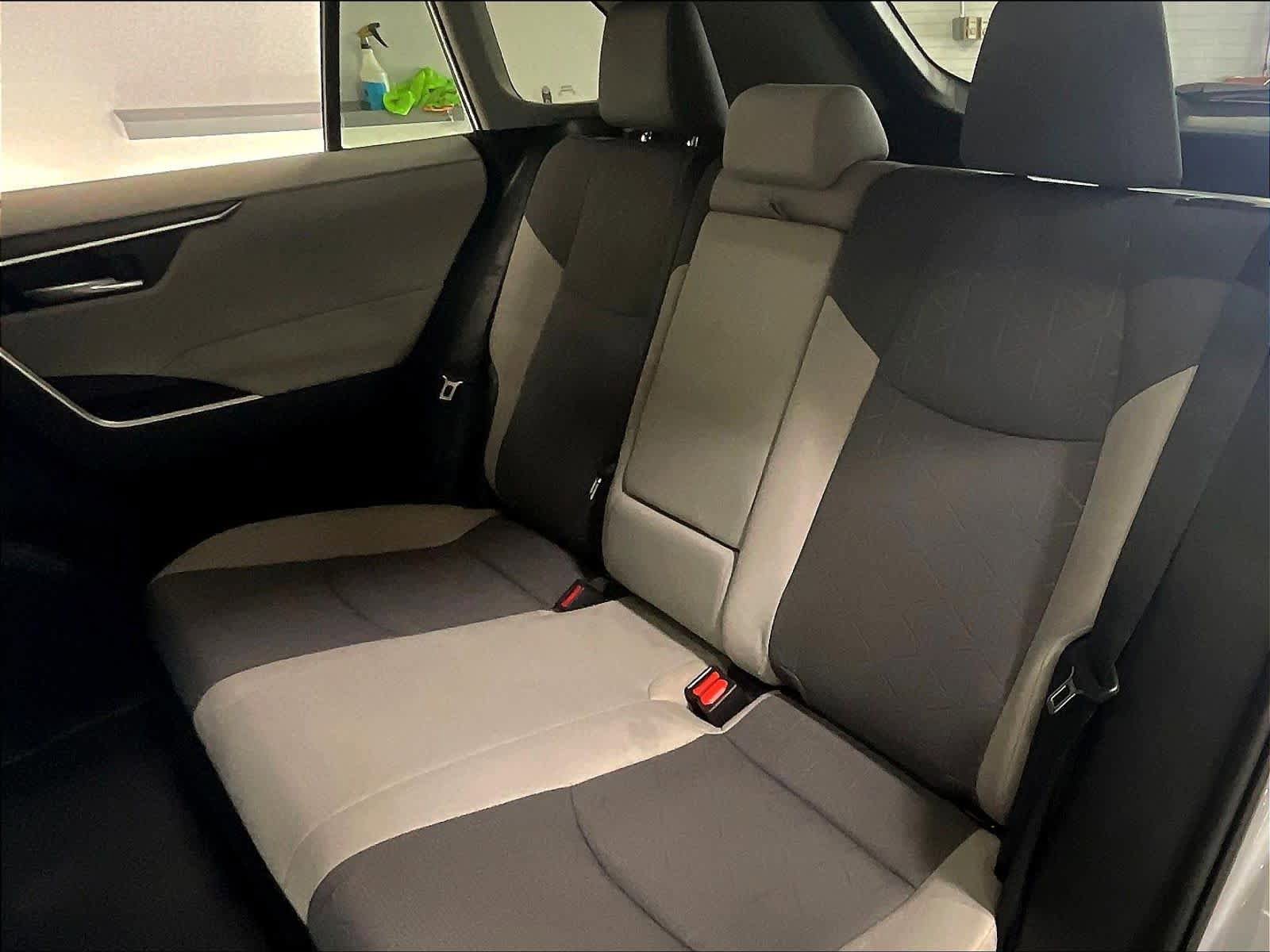 Used 2020 Toyota RAV4 XLE w/ Convenience Package AWD/4WD image 28