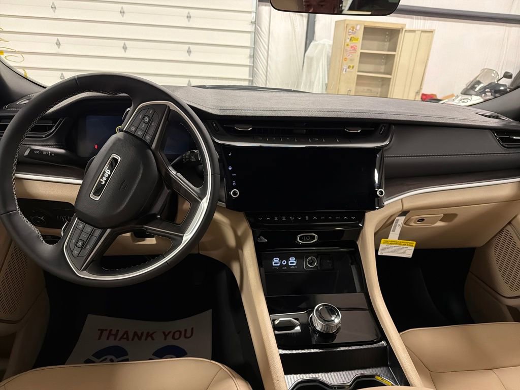 New 2026 Jeep Grand Cherokee Limited w/ Limited Altitude Package image 22