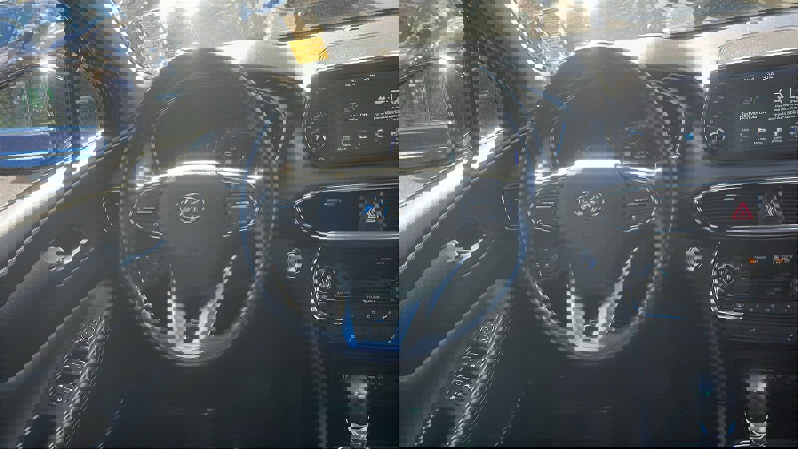 Used 2020 Hyundai Santa Fe SEL image 23