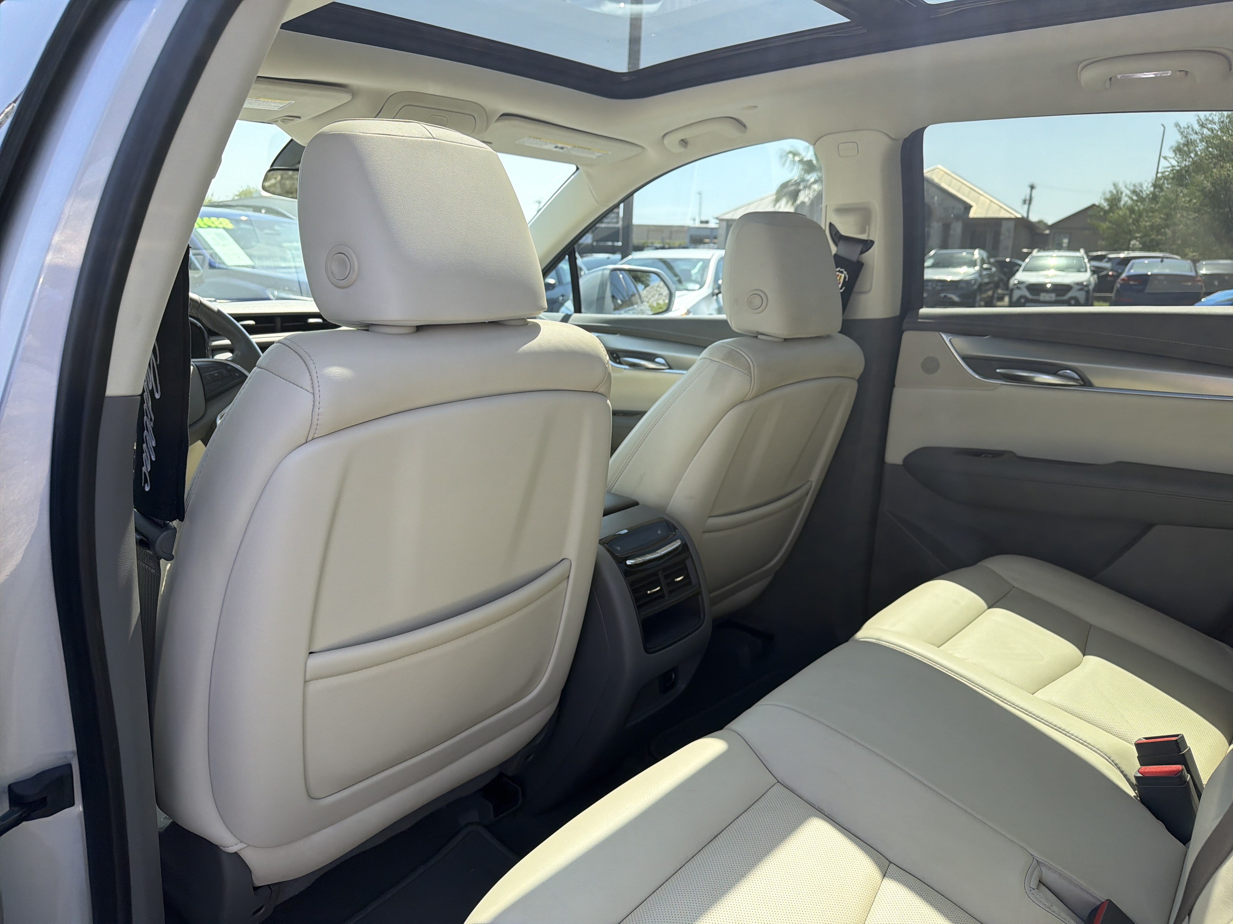 Used 2019 Cadillac XT5 Premium Luxury w/ Driver Assist Package FWD image 26