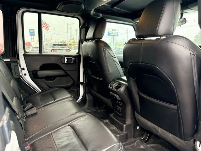 Used 2019 Jeep Wrangler Unlimited Sahara w/ Cold Weather Group AWD/4WD image 15