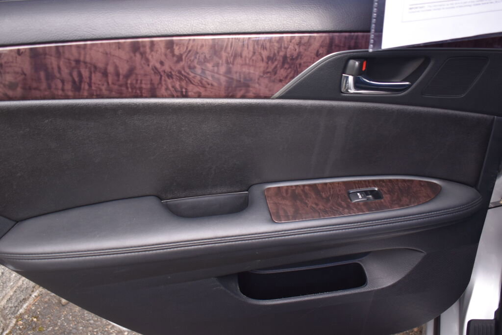 Used 2011 Toyota Avalon image 18