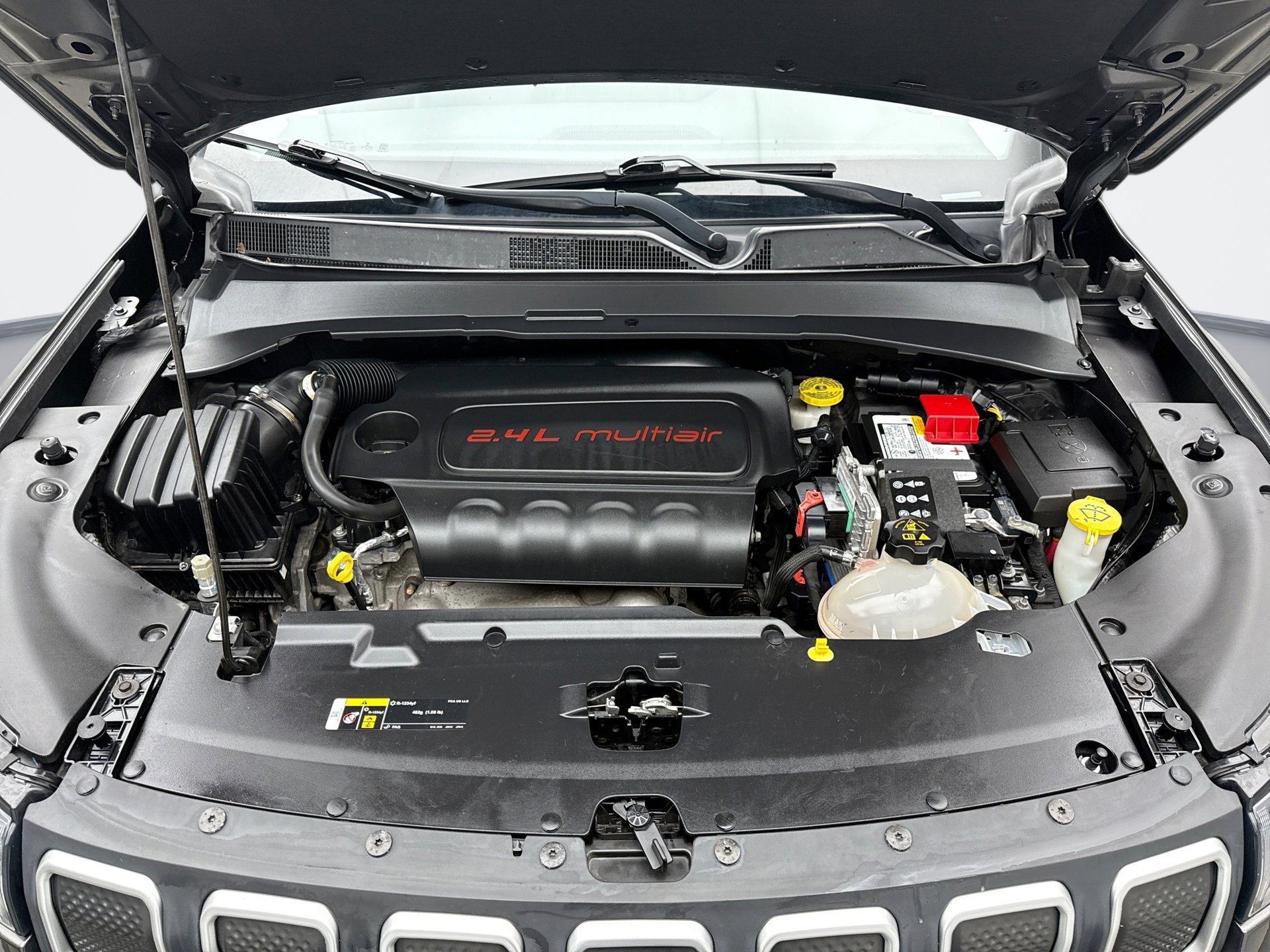 Used 2022 Jeep Compass Latitude w/ Sun and Sound Group AWD/4WD image 27