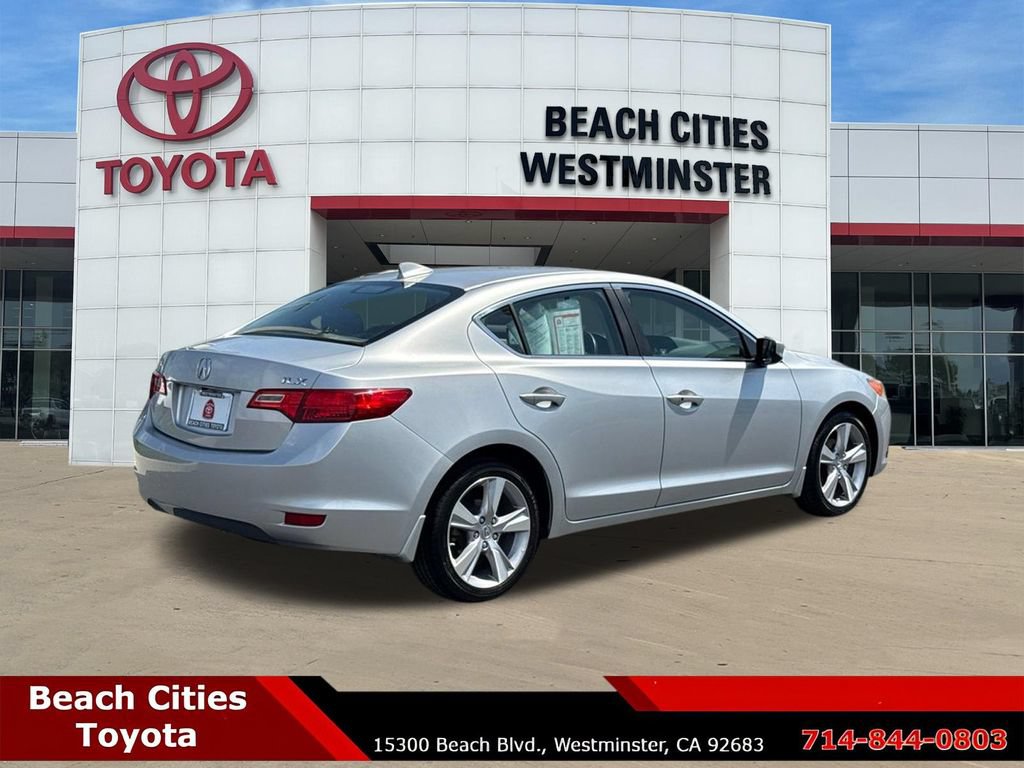 Used 2013 Acura ILX w/ Technology Package FWD image 12