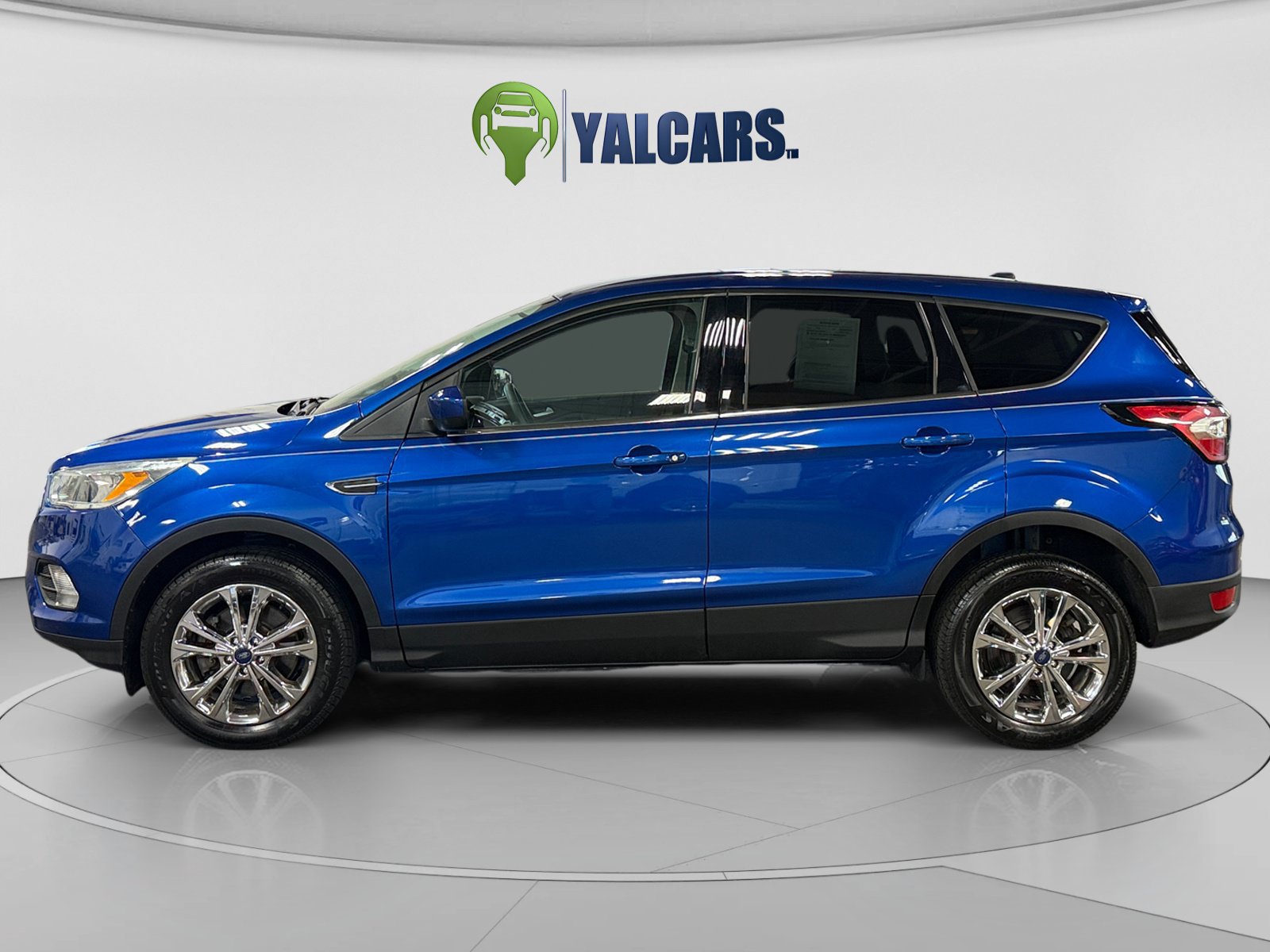 Used 2017 Ford Escape SE AWD/4WD image 2