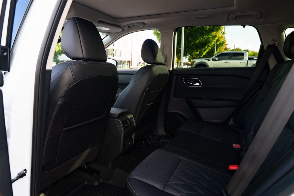 New 2026 Nissan Rogue Platinum image 23