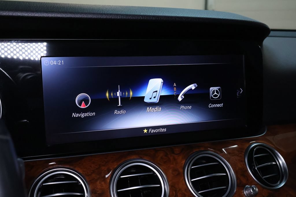 Used 2019 Mercedes-Benz E 300 4MATIC image 29