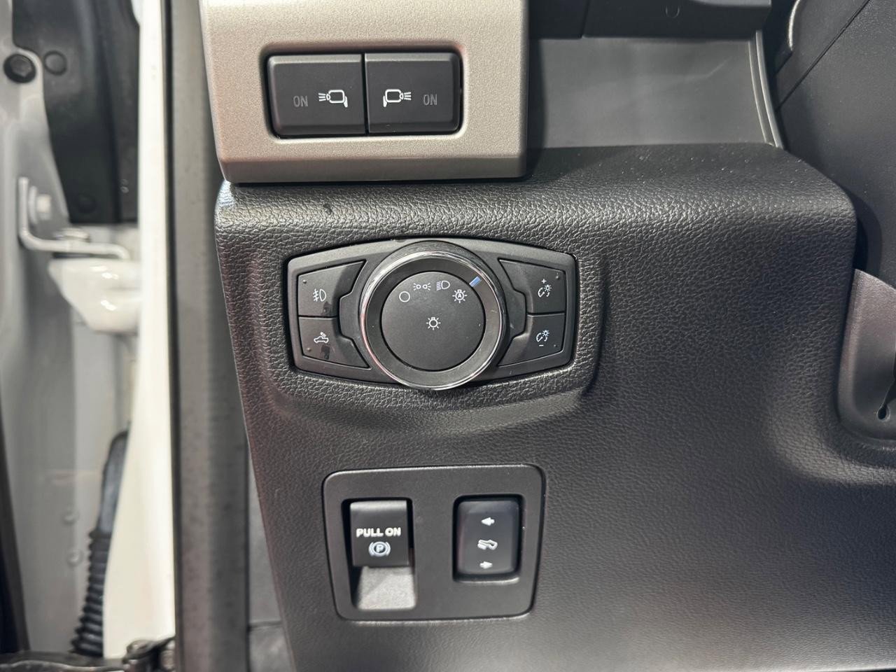 Used 2018 Ford F150 Lariat w/ Equipment Group 502A Luxury image 15