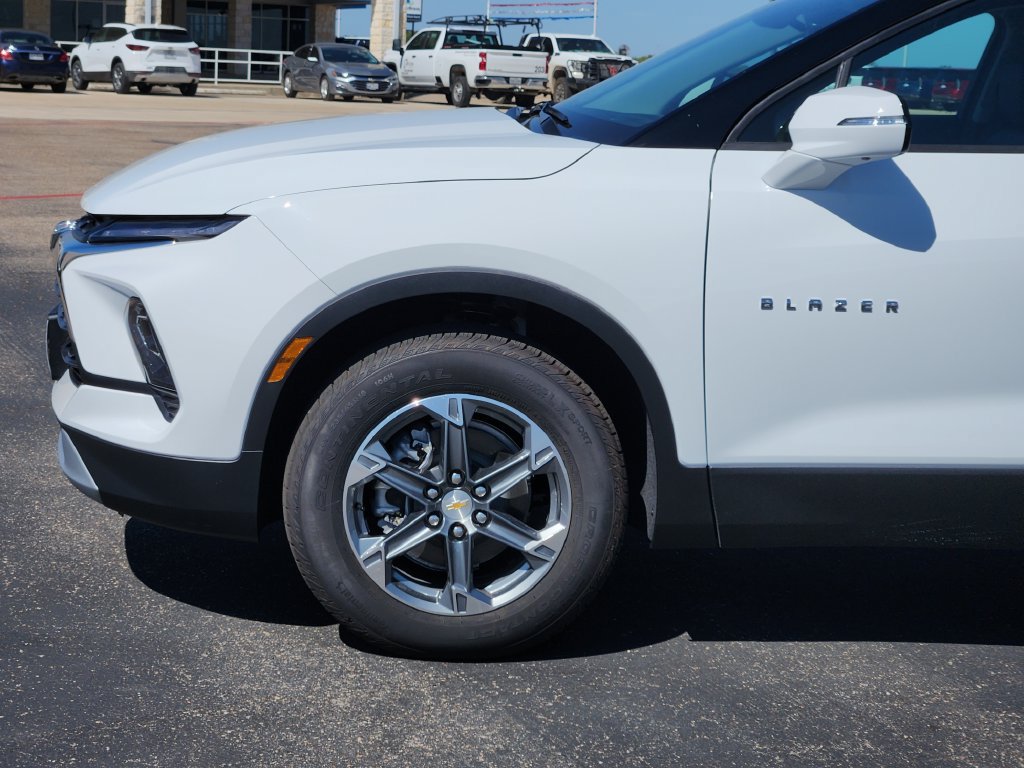 New 2026 Chevrolet Blazer LT w/ Sound & Technology Package FWD image 6