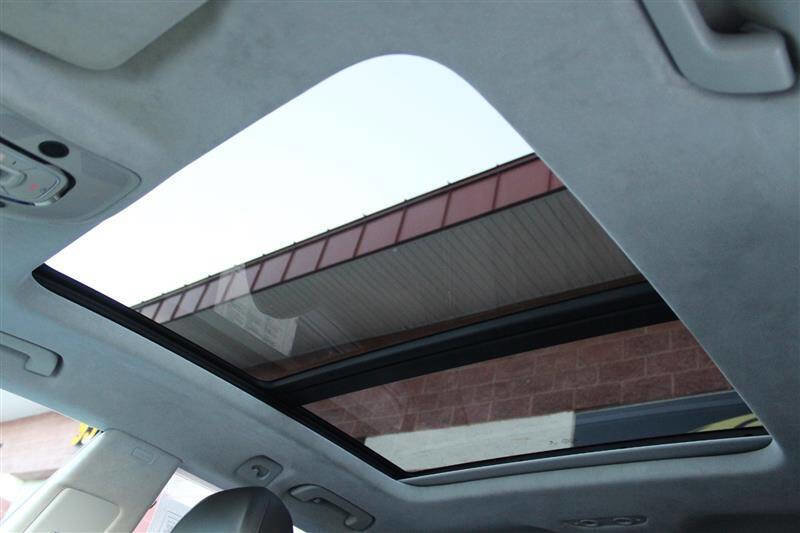 Used 2020 Audi Q8 Prestige w/ Prestige Package image 26