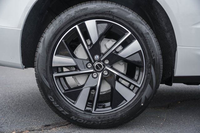 New 2026 Volvo XC60 B5 Plus w/ Protection Package Premier image 19