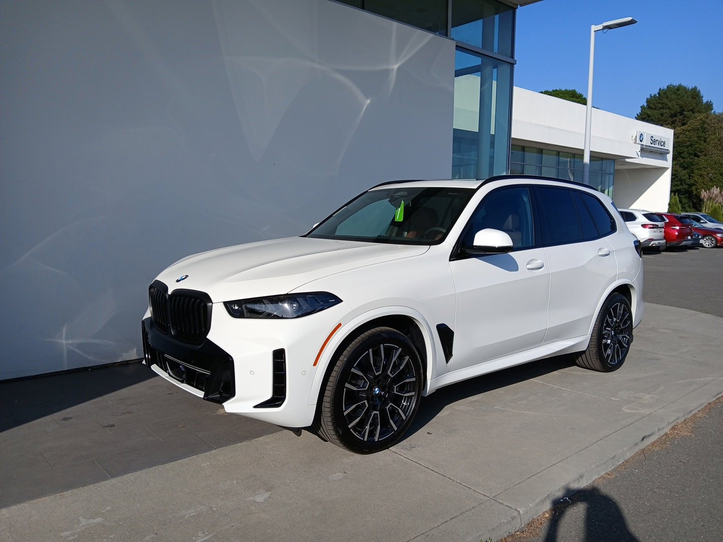 New 2026 BMW X5 xDrive40i w/ M Sport Package image 2