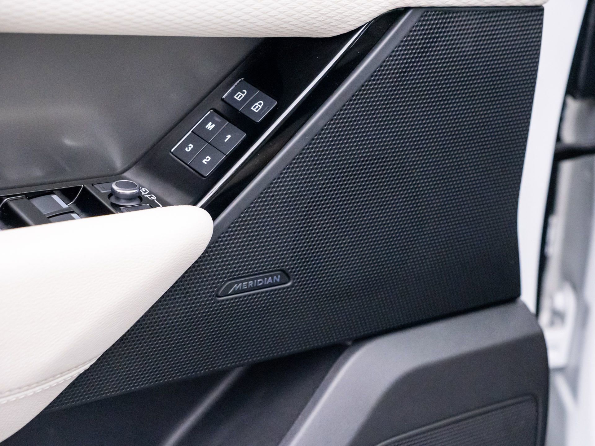 Used 2021 Land Rover Range Rover Velar S image 15