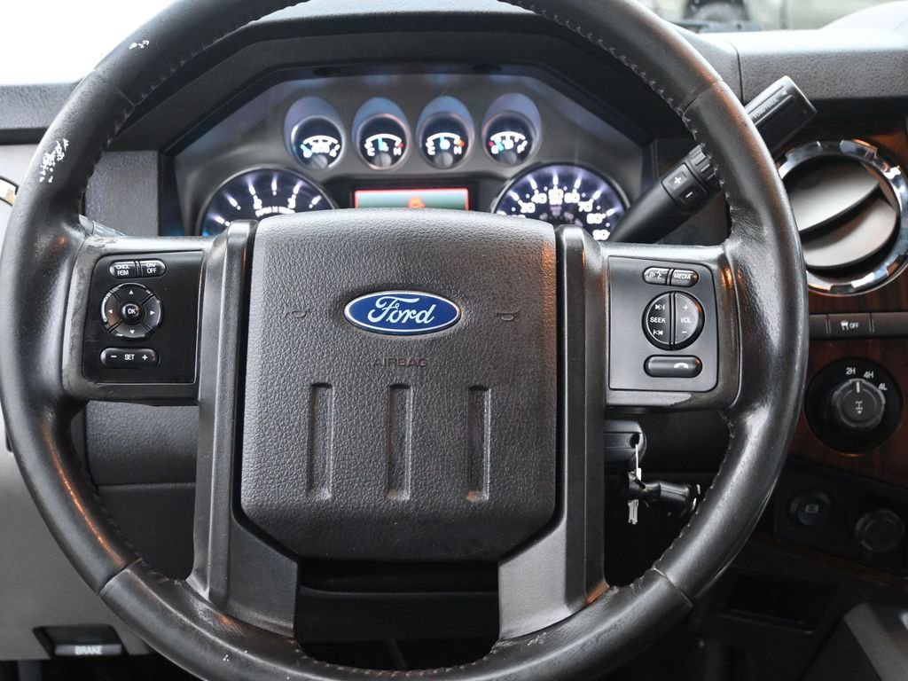 Used 2015 Ford F350 Lariat w/ Lariat Interior Package image 28
