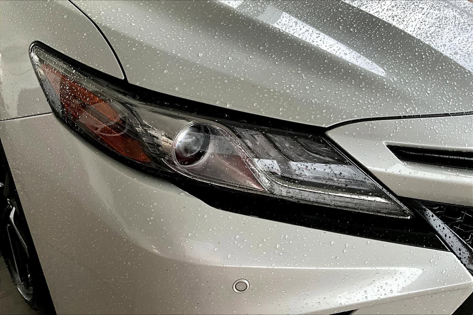 Used 2018 Toyota Camry XSE FWD image 28