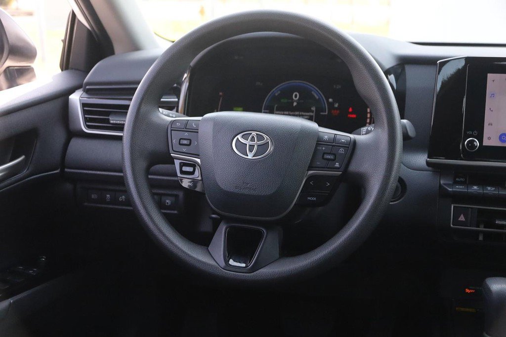 Used 2025 Toyota Camry LE image 23