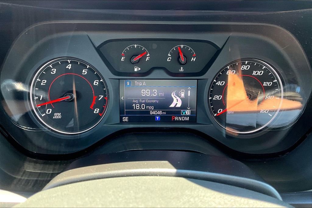 Used 2019 Chevrolet Camaro LT RWD image 2