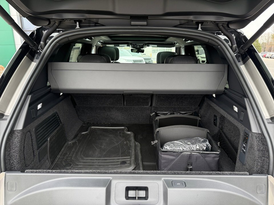New 2026 Land Rover Range Rover SV AWD/4WD image 20