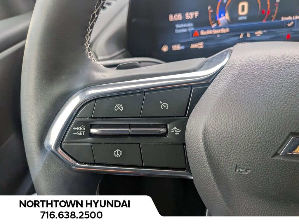 Used 2025 Chevrolet Traverse LT image 30