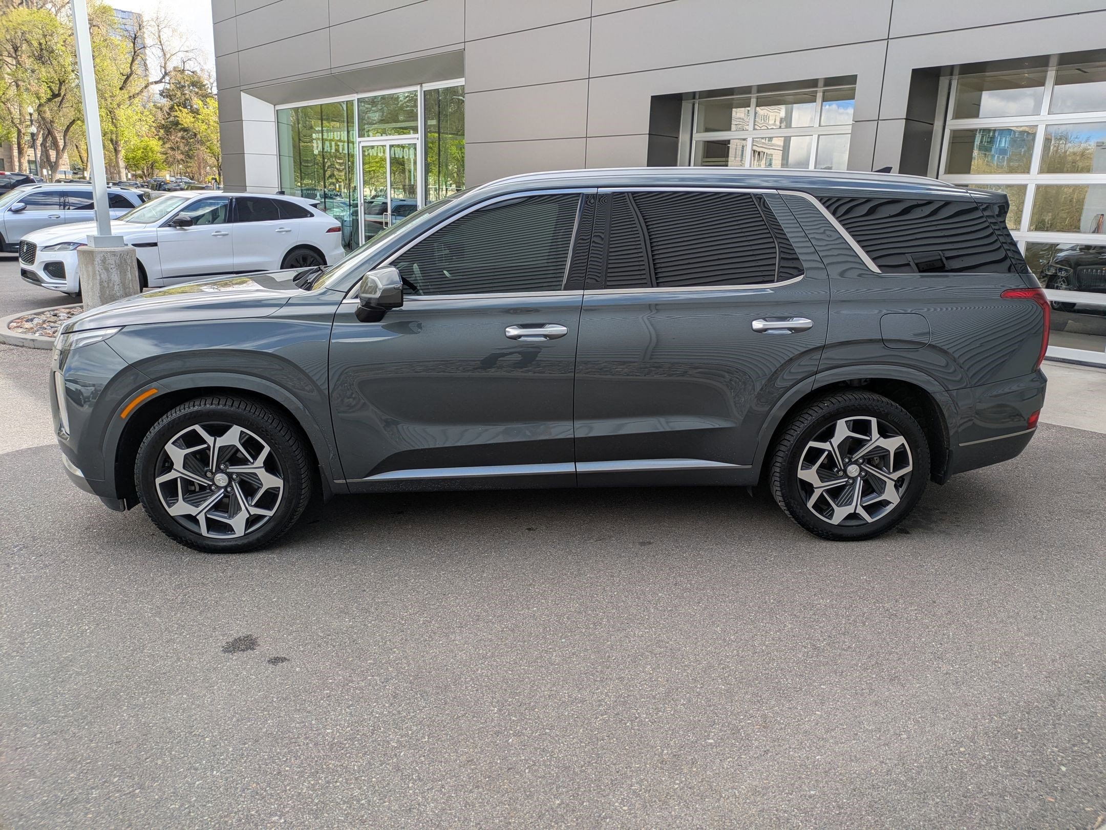 Used 2022 Hyundai Palisade Calligraphy image 7