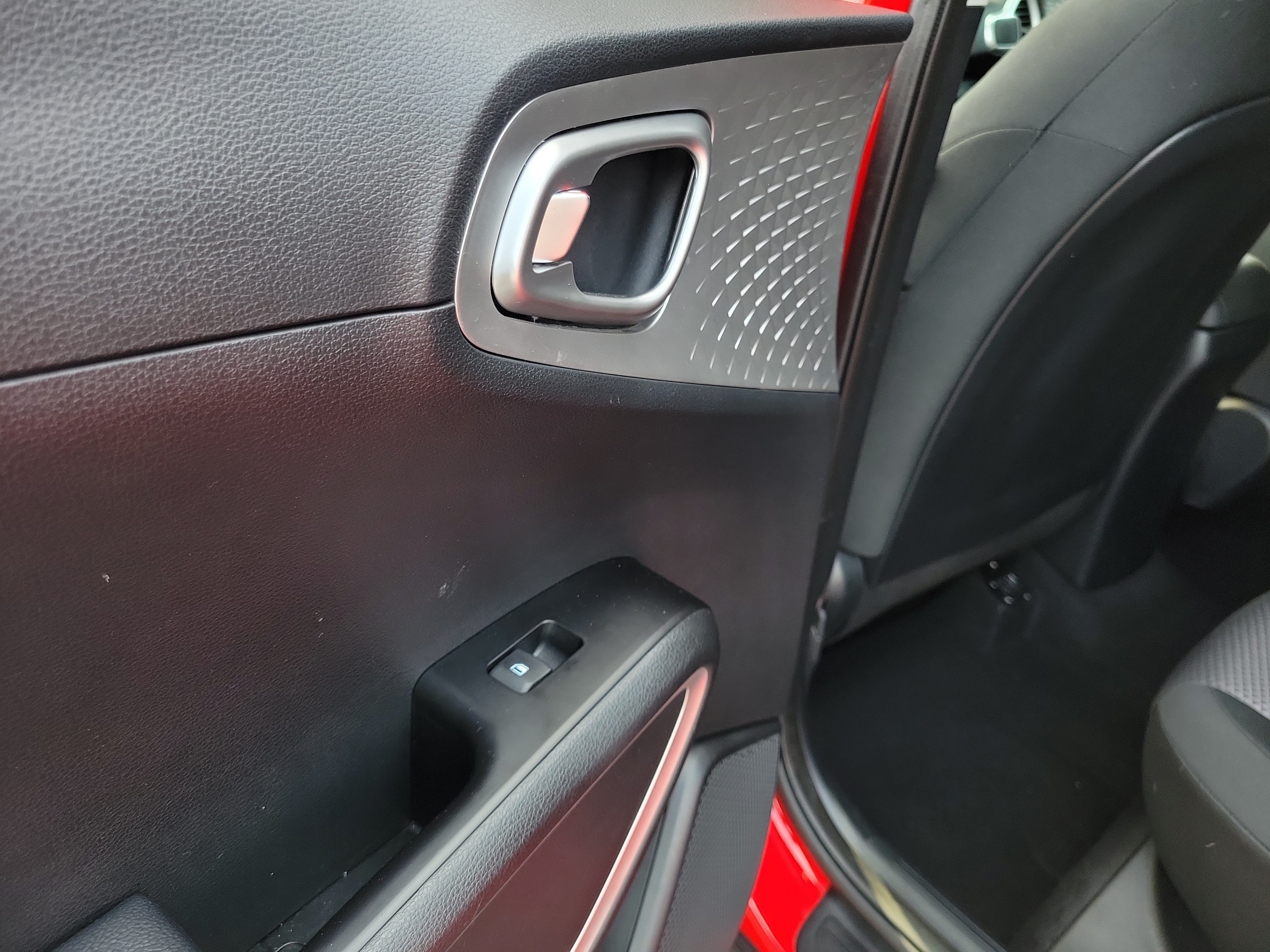 Used 2025 Kia Soul LX FWD image 13
