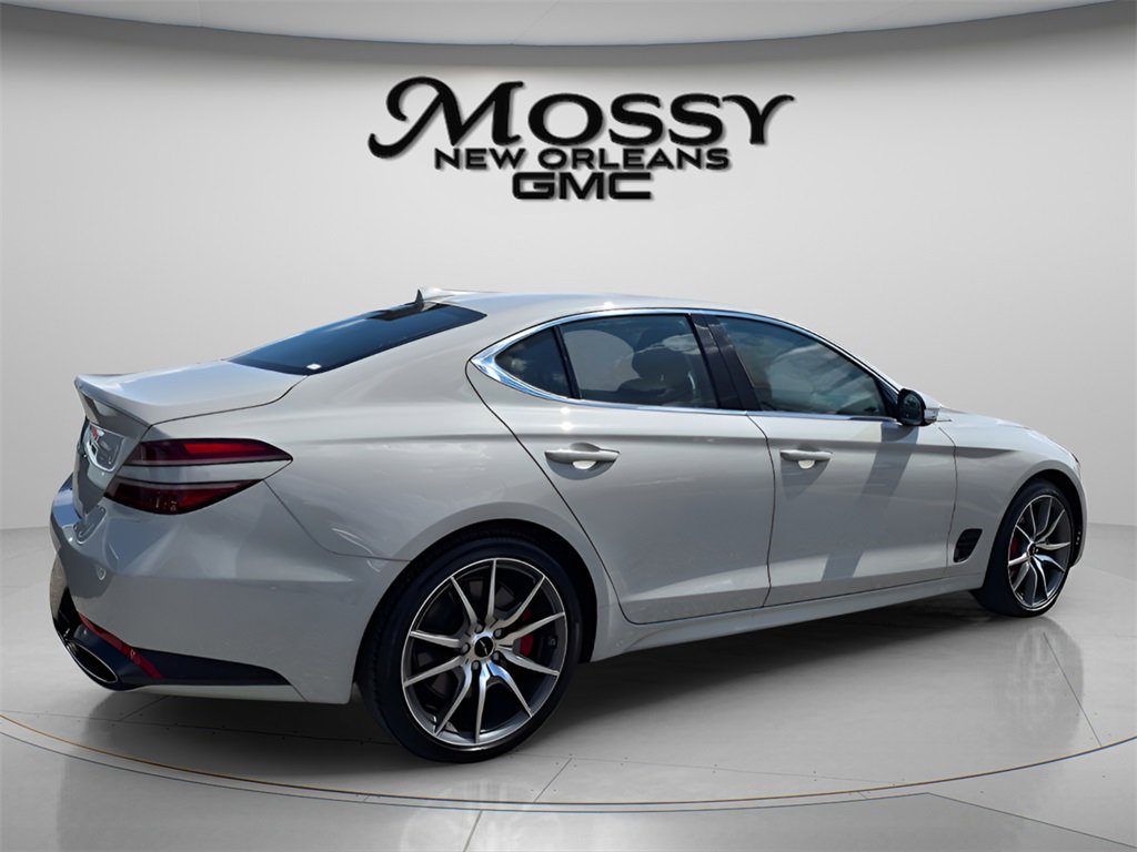Used 2025 Genesis G70 2.5T image 5