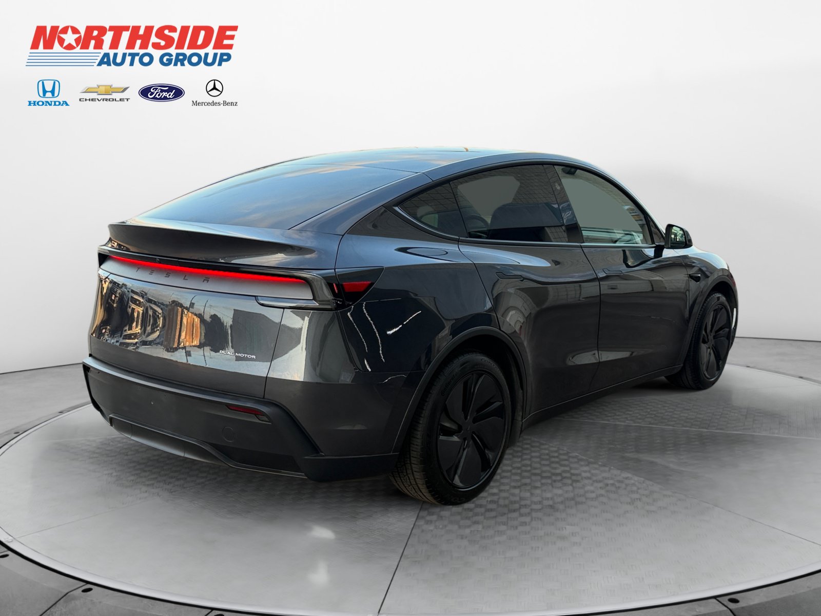 Used 2026 Tesla Model Y Long Range AWD/4WD image 7
