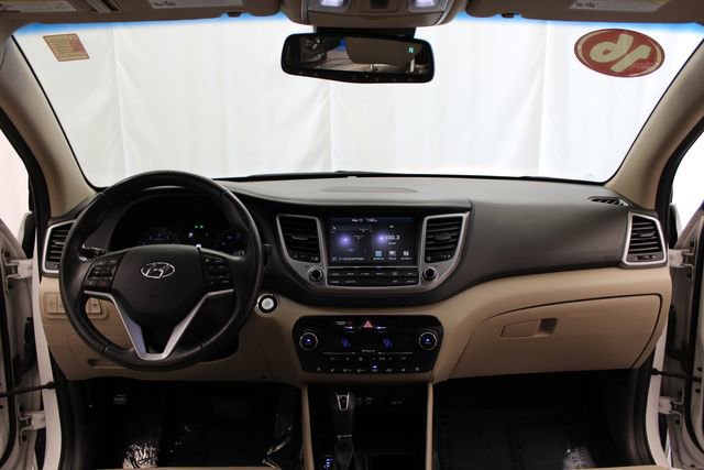 Used 2016 Hyundai Tucson Limited w/ Option Group 03 FWD image 18