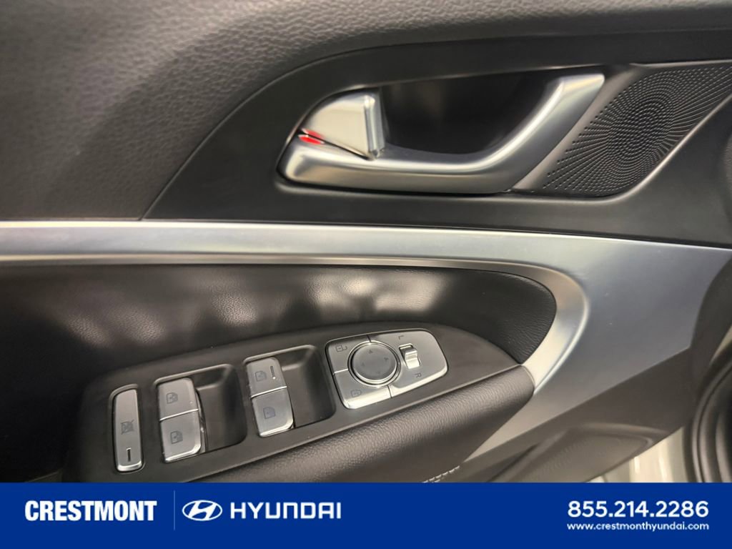 Used 2024 Genesis G70 2.5T AWD/4WD image 19